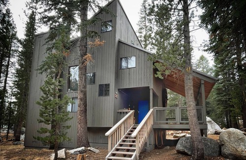 Bear Valley House | Play Outside/Relax Inside at Our Modern Retreat, Ursa Major
