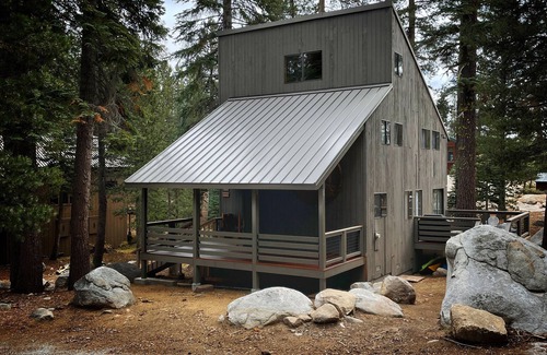 Bear Valley House | Play Outside/Relax Inside at Our Modern Retreat, Ursa Major