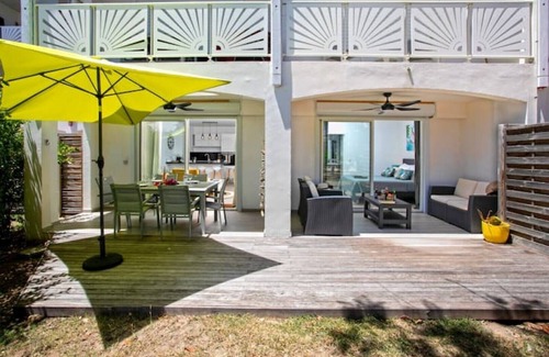 Orient Bay Apartment | Playa, modern apartment just a stone's throw from the beach!