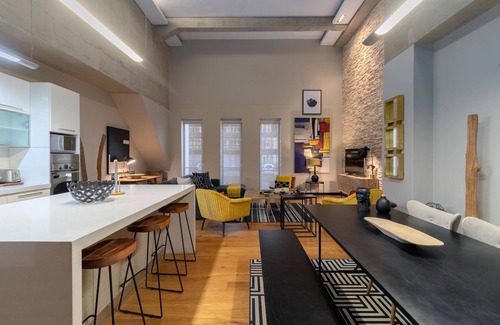 Foreshore Apartment | Playful NYC Style Loft, Two Min Walk from Long Street