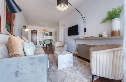 Cotos Apartment | Plaza de Castilla III - Cozy apartment in Madrid