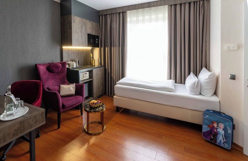 Knielingen Hotel | PLAZA Premium Karlsruhe