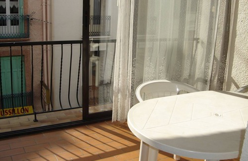 Amelie-les-Bains-Palalda Apartment | Pleasant studio with enclosed terrace in the heart of the city