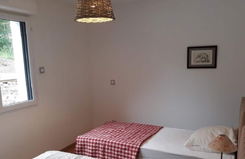 Flaujac-Poujols House | Pleasant 3-bedroom house for 7 people with private swimming pool and wooden beach