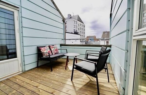 Porsgrunn Apartment | Pleasant, apartment, in the middle of the city. 85 Smart TV, lift & veranda