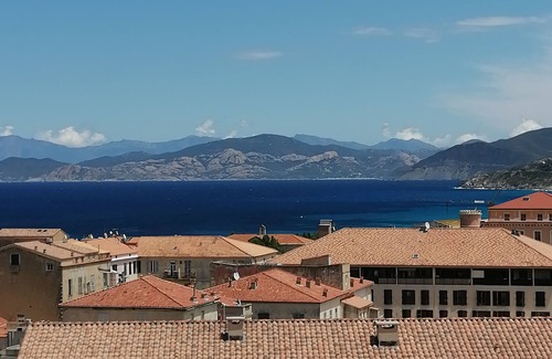 L'Ile-Rousse Apartment | PLEASANT APARTMENT LOCATED 150 M FROM ÎLE-ROUSSE TOWN CENTER (SEA VIEW).