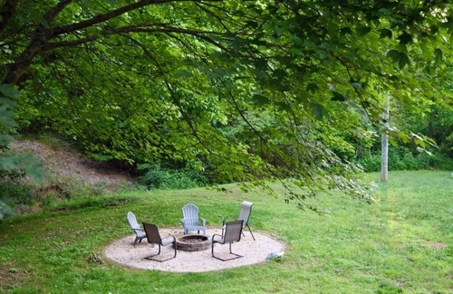 Rutherfordton Cabin | Pleasant Country Cabin - Approx 8 minutes to TIEC