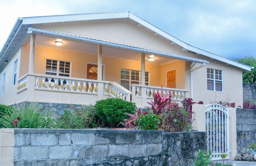 La Plaine Villa | Pleasant Dreams Villa - w/King Bed+Workspace+Ocean view, 5 minutes to the River