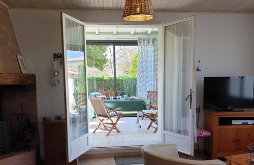 Lafrancaise Villa | PLEASANT GITE SWIMMING POOL BIKES TABLE SOCCER BILLIARDS WIFI. (pets welcome)