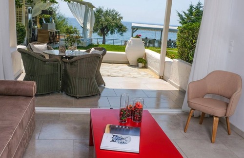 Elia Nikitis Villa | Pleasant Halkidiki Apartment | Apartment 1 | Sea Font View & Position