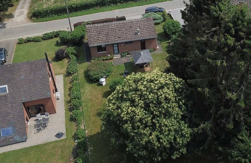 Froidchapelle House | Pleasant Holiday Home in Froidchapelle with Garden
