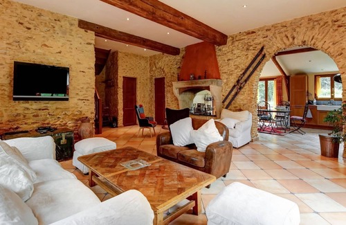 Raizeux House | Pleasant Holiday Home in Raizeux with Garden