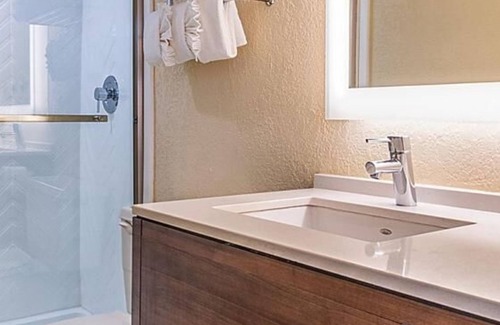 Miami Springs Hotel | Pleasant Stay, Convenient Location! Onsite Pool, Walk to Miami Jai Alai & Casino