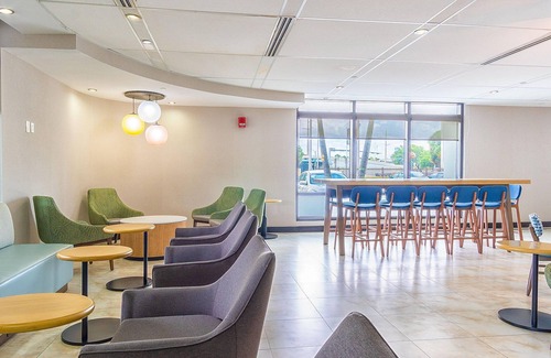 Miami Springs Hotel | Pleasant Stay, Convenient Location! Onsite Pool, Walk to Miami Jai Alai & Casino