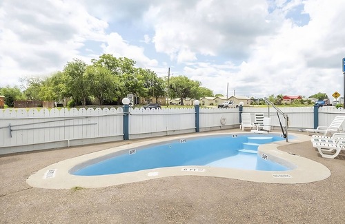 Three Rivers House | Pleasant Stay, Convenient Location! Pets are Allowed with Free Parking!