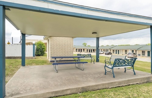 Three Rivers House | Pleasant Stay, Convenient Location! Pets are Allowed with Free Parking!