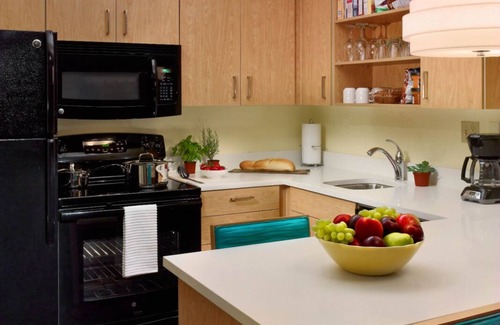 Flagstaff Hotel | Pleasant Stay, Convenient Location! Near Bushmaster Park, Pets are Allowed