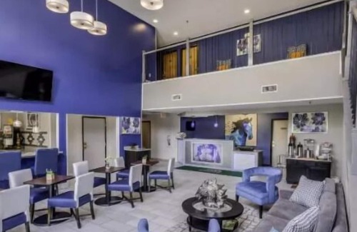 Lexington Hotel | Pleasant Stay, Convenient Location! Free Parking, Free Breakfast, Pool