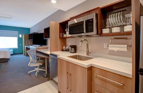 Downtown Tucson Hotel | Pleasant Stay, Convenient Location! 3 Convenient Units, Pool, Pets Allowed