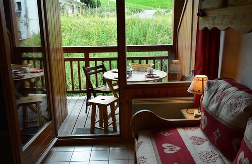 Crest-Voland Apartment | Pleasant studio with independent bedroom near ESF, shops.