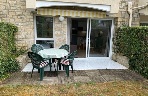 Saint-Cast-le-Guildo Apartment | Pleasant T2 apartment on the ground floor of a quiet residence, 400m from the main beach of St Cast, 1.