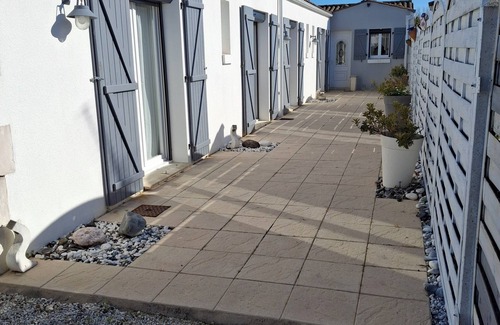 Le Chateau-d'Oleron Villa | Pleasant vacation on the island in a cosy villa for 8, 150m2