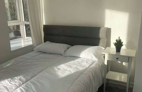 Ferndale Apartment | Please do not book. VRBO are refusing to delete the ad.