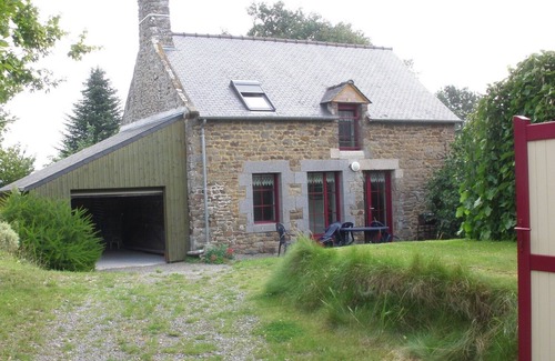 Pleudihen-sur-Rance Cottage | Pleaudihen - sur- Rance between St-Malo and Dinan Stone house 2 épis 1-4 pers