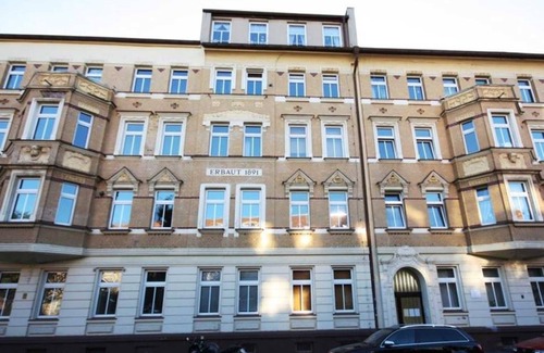 Neuschonefeld Apartment | Pleisse - Romantic Apartments in Leipzig, *2km to the city center*