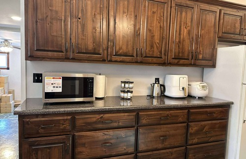 Carthage House | Plenty of space and welcoming 3br/2ba steps away from Marian Day grounds
