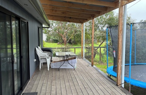 Venus Bay House | Plenty of space inside and out within walking distance from Beach 3