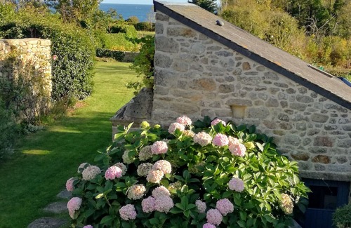 Plogoff House | Plogoff, Pointe du Raz, charming house, seaside, beach access, superb garden