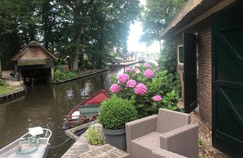 Zuideinde House | Plompeblad Suite Giethoorn