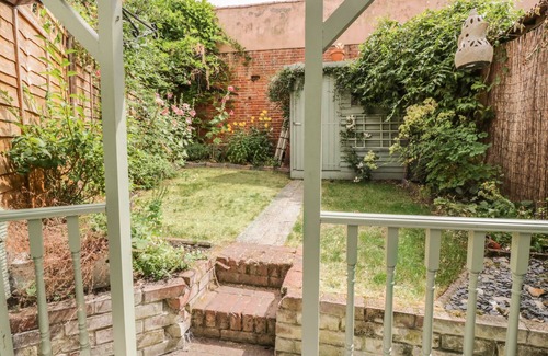 Hoxne Cottage | PLOUGHMAN'S, pet friendly, character holiday cottage in Hoxne