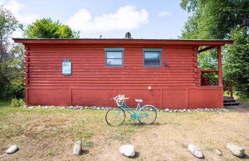 Grand Marais House | Plover Retreat - Cute Cabin Close to Town, 5 min. from beach