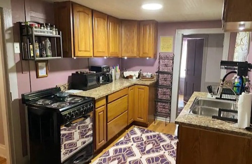 Marshall Cottage | Plum Crooked Poet’s Cottage ~ Once Upon A Time ~ Alpine Charm ~ Not Damaged ~