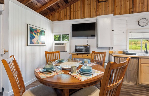 Barstow House | Plum Point Cottage #1