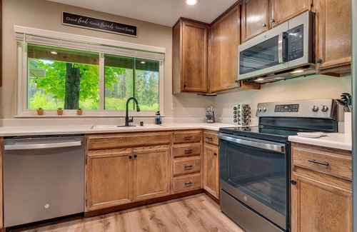 Plumas Eureka Estates House | Plumas Pines Escape - Golf Views + Coffee Bar + Games + Family Friendly