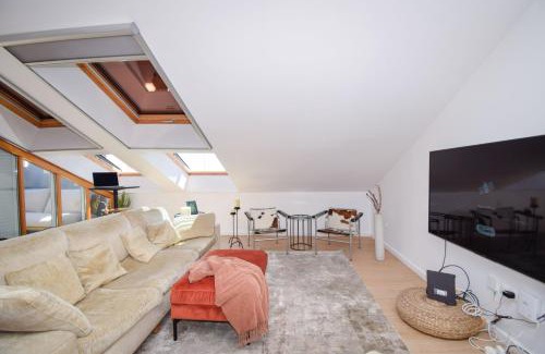 Paco De Arcos Apartment | Plumera House