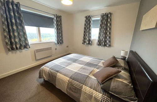 Wakefield Apartment | Plush 2 Bedroom Apartment Close to Wakefield City Centre