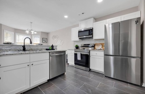 Riverdale House | Plush Two Bedroom Retreat. A Home Away From Home!