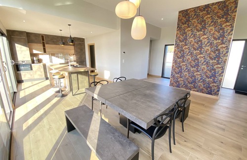 Plouarzel House | PLZ18 - magnificent house for 8, open heated pool