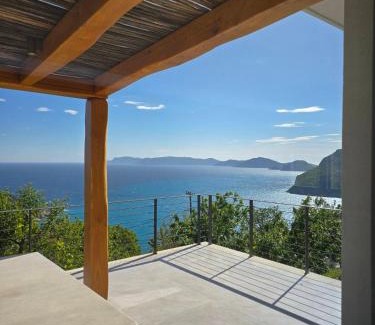 Skopelos Villa | Pnoé Residence