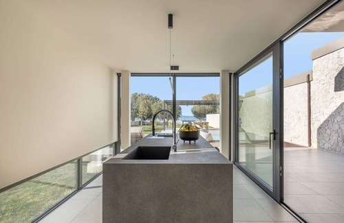Tavronitis Villa | Pnoe Seafront Experience | Villa Alas