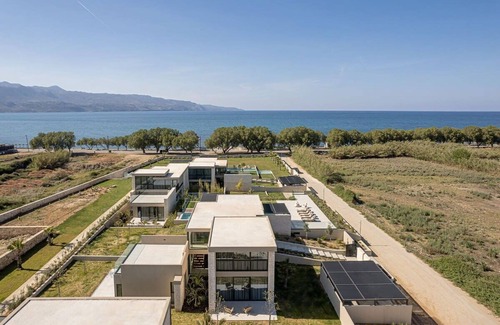 Tavronitis Villa | Pnoe Seafront Experience | Villa Lithos