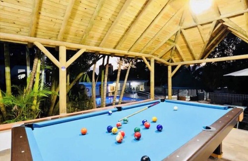 Lalinde House | POBLADO TROPICAL 12 BEDROOM MANSION POOL JACUZZI AC BUTLER 5 MINUTES TO LLERAS