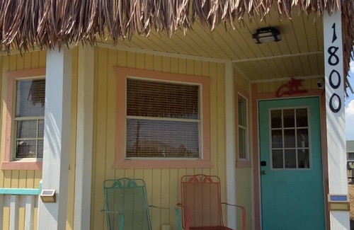 Port O Connor Cabin | POC Cabana on Maple St. Cozy little cabin, great location.