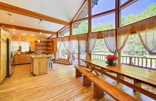 Tafton House | Pocono Chalet ~ Heated Pool ~ Sauna ~ Firepit ~ Game Room