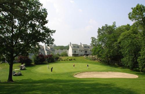 East Stroudsburg Resort | Pocono Mountain Villas by Exploria Resorts