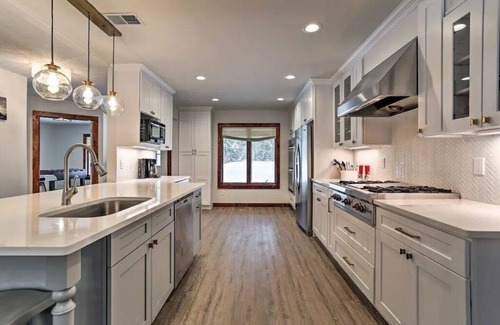 Pocono Pines House | Pocono Mountains Lake Naomi - Pocono Pines, PA renovated luxury design house